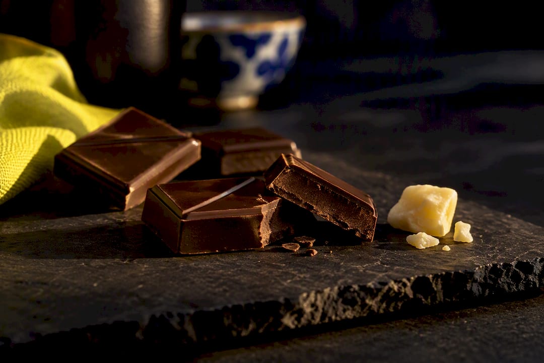Dairy-free chocolate pieces with cocoa butter